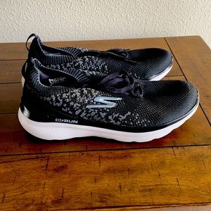 Skechers GoRun Women's 7.5